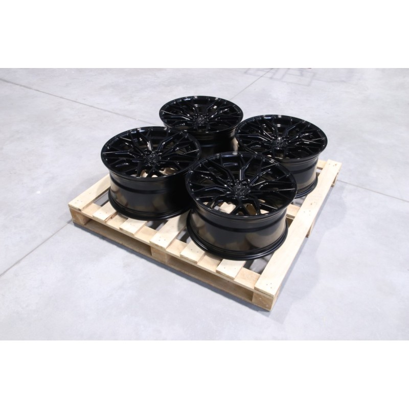 Set of CVR1 19x9,5 ET30 5x114,3 Gloss Black
