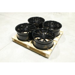 Set of CVR1 21x9,5 ET30 5x114,3 Gloss Black