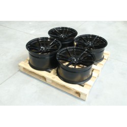 Set of JR21 20x10 ET20 + 20x11 ET25 5x114,3 Gloss Black